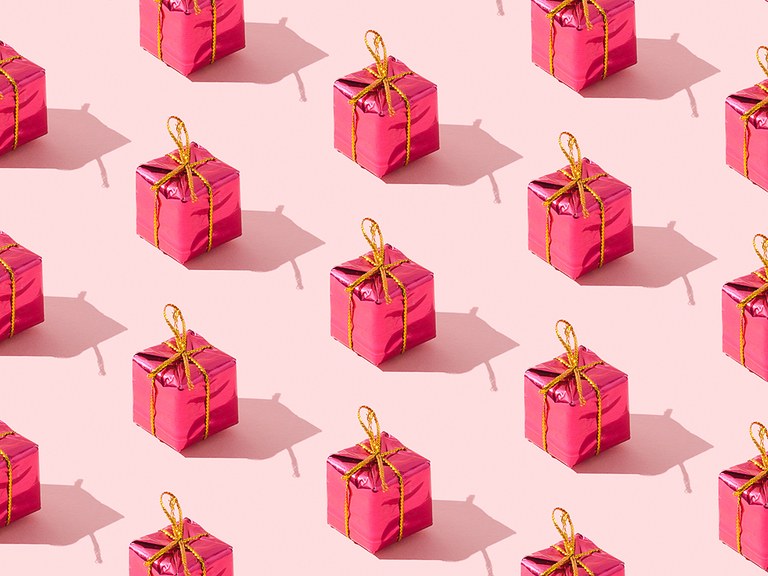 gifts-pink-repeat